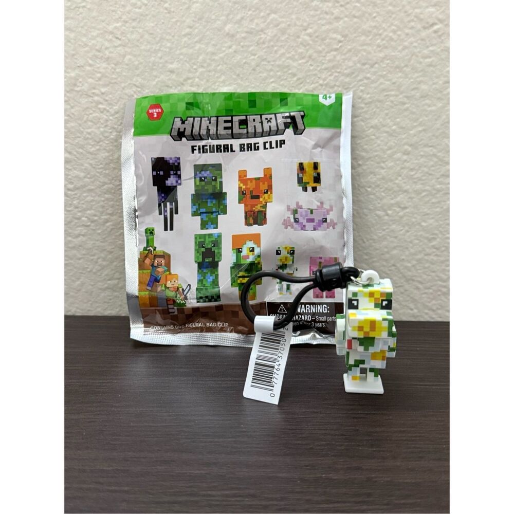 Minecraft Floral Characters Series 3 Figural Bag Clip Keychain - Chicken